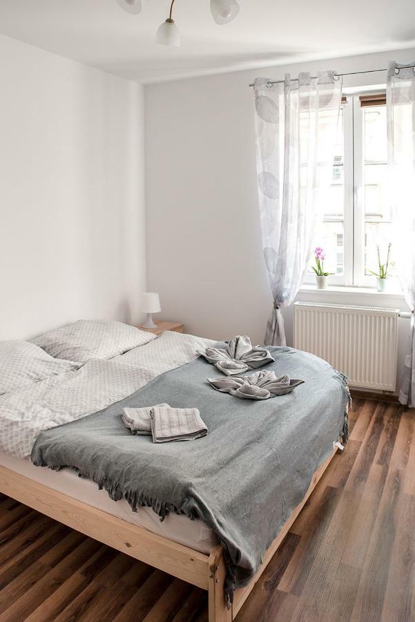 Apartament Na Wyspie Piasek Appartement Kłodzko Buitenkant foto